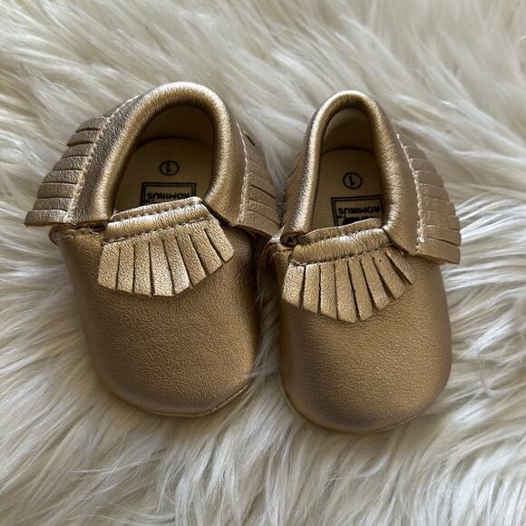 Romirus | Gold Metallic Infant Moccasins with Fringes Size 1 - Picture 1 of 8